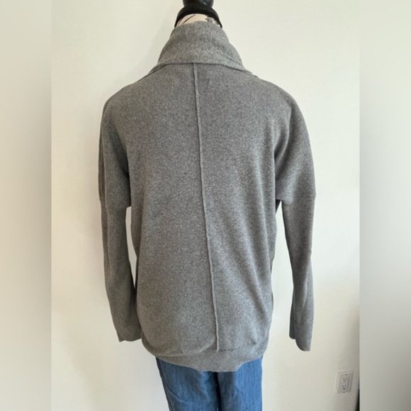 Monk & Lou diagonal zip sweater, size medium (0120) - Picture 7 of 10